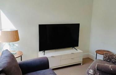 Stylish 1 Bedroom Flat in Heart of Cowes - Photo 10