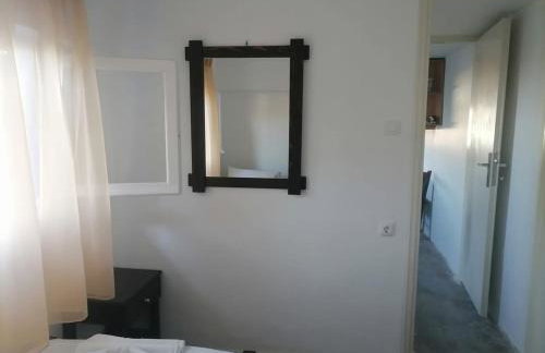 Γκαρσονιέρα δίπλα στην θάλασσα κ θέα στο λιμανι - Photo 6