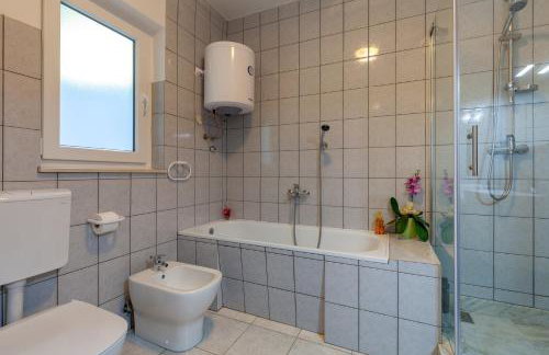 Apartment Stela with heated private pool and Whirlpool Gornje Sitno - Photo 30