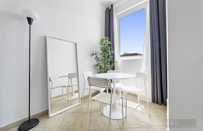 WelHome - Stylish Studio with Park Views in Regent House 2 - Photo 12