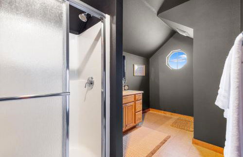 30 Miles to Yellowstone Hot Tub Game Room AC - Foto 24