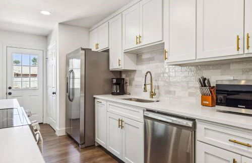 Feel at Home! New Renovated House By Grandscapes - Foto 13