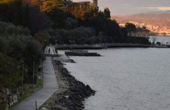 Luminoso Trilocale con Piscina e Giardino privato - Foto 41