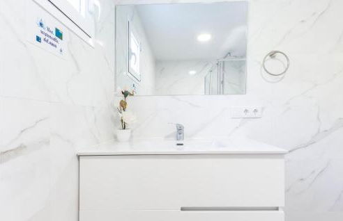 3 Bedroom Stunning Home In Mezquitilla - Photo 43