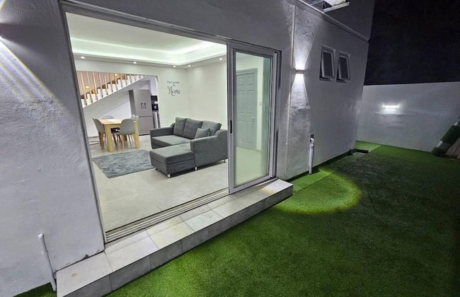 Rooftop Garden Jacuzzi Luxury Villa - Photo 29