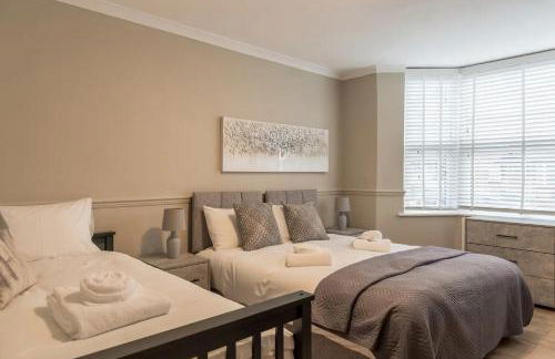 Comfortable 5-Bedroom House in Cheltenham - Foto 7