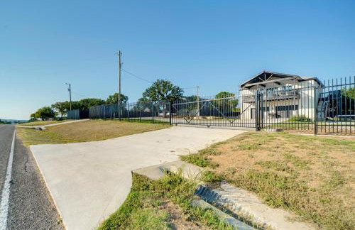 Walk to Water: Game Room at Buchanan Dam Home! - Foto 40