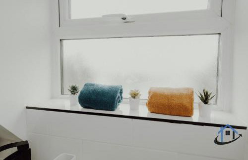 Apt 5 Manor House - 3 Bed 2 bathroom sleeps 5 parking wifi - Photo 35