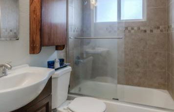 Pitt Paradise Pet Friendly Oasis - An Irvie Home - Photo 24