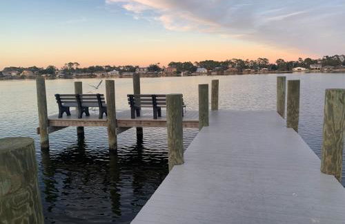 Sea Salt Vacation Home, Private Pool - Walk to Beach - Foto 58