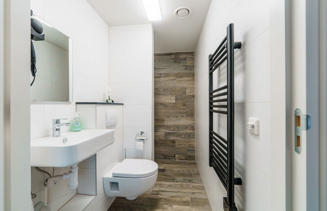 Cosy Apartment Near Center - Photo 10