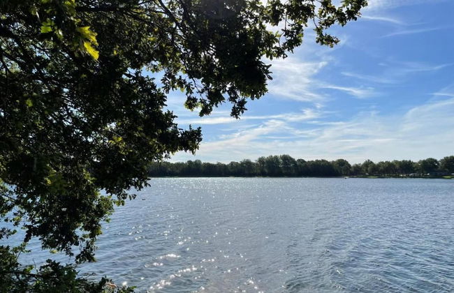 Getaway With Covered Veranda - Photo 39