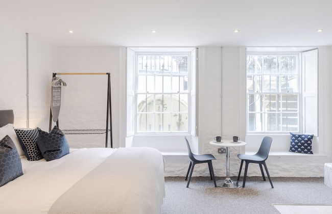 4 Berkeley Sq - YourApartment - Foto 8