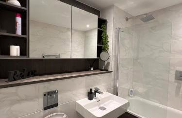 Lux Deansgate multi story apartment - Photo 9