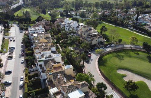 Ático nuevo en lujosa urbanización junto a restaurantes y cafeterías - Photo 14
