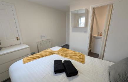 Large Modern House with Private Parking - Foto 140