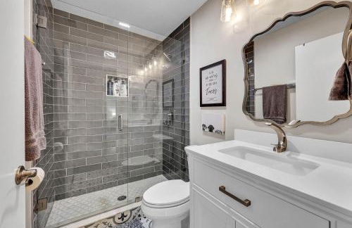 Heated Pool, Sleeps 10, Relaxing Lanai, Near Beaches, Pet Friendly! - Foto 11