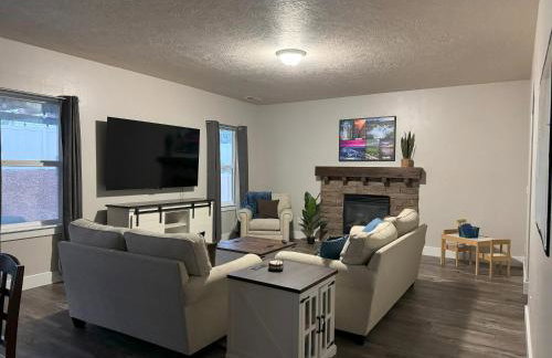 Spacious Family Retreat with Hot Tub & Home Theater - Foto 3