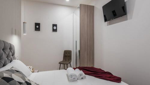 The Best Rent - Modern three-bedroom apartment a few steps from the Colosseum - Foto 5, wardrobe