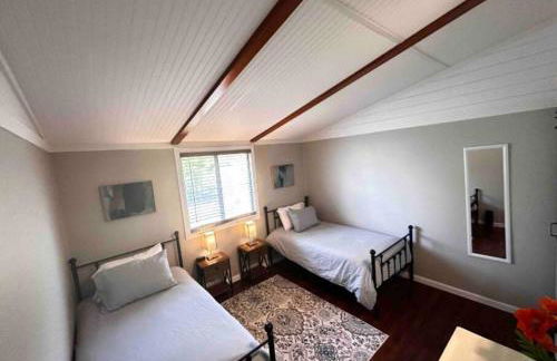 8th Street Haven - 3 bedroom House in DT Hamilton - Foto 2