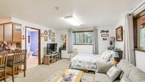 Cute Hoodsport Cottage Close to Lake Kokanee! - Foto 4