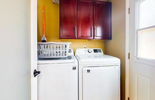 Snowbird-friendly home with private pool, spa, grill, enclosed backyard, WD, AC - Foto 10