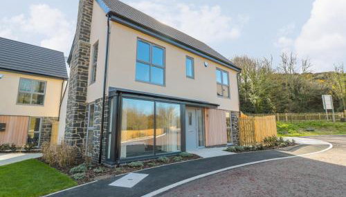 High Tide House - Photo 1