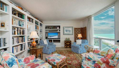 Beach Service Included Corner Condo - Foto 2