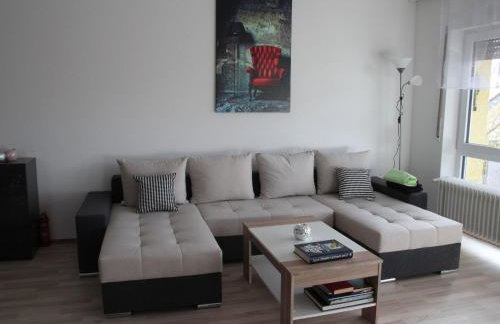 Apartment Wunderschön Wohnen in Weinheim by Interhome - Photo 1