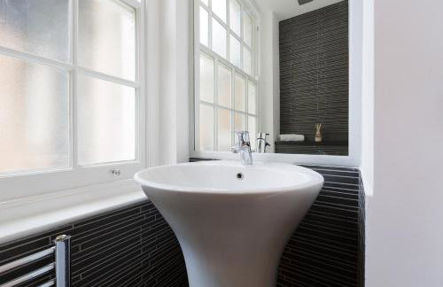 Spacious 4 bedrooms flat in New Oxford Street - Foto 16