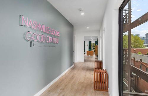 Luxury in The Gulch with Patio Pool Walk to Broadway - Foto 30