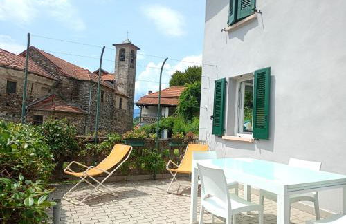 Low-mountain house with terrace and garden, near Lake Maggiore - Foto 1