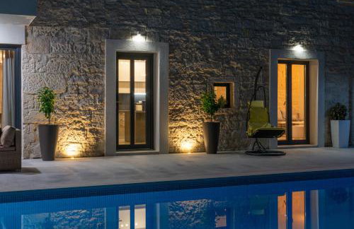 Designer Villa Simone - Modern & Heritage Style with Office - Foto 80