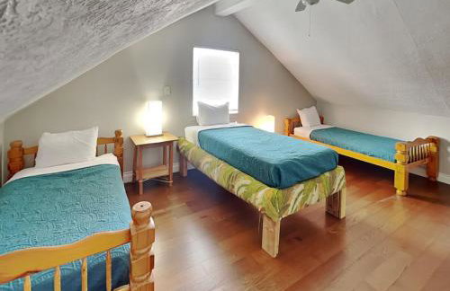 Yellow Belle on Avenue L - Foto 22