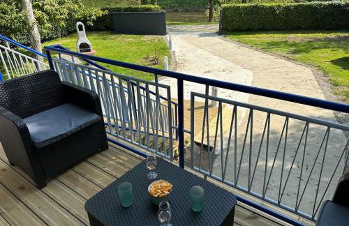 Les hirondelles au bord de l'eau - Foto 4