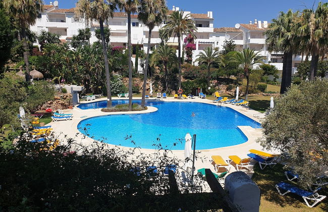 Apartmentsleeps4-pool-bbq-garden-ac - Foto 12