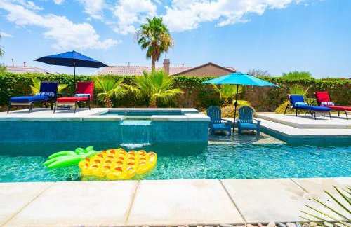 Luxurious 5BR Resort Style Home w/ Pool & Spa - Foto 2