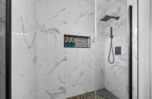 Hot Tub, Heated Pool, Games, Photo-worthy murals! - Foto 24