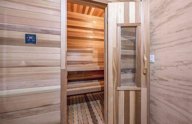 Chalet Monashee-brand New High End W/amazing Views - Photo 29