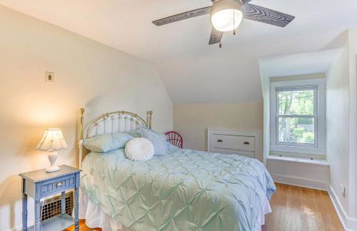 Charming Lake Mills Home Near Rock Lake and Beach - Foto 17