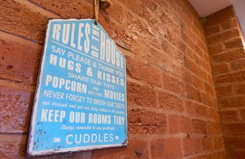 DJH Homes - Luxurious and chic 3BR Grade II Industrial House with log burner and electric blinds - JQ, Birmingham City - Foto 35