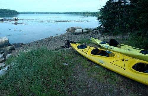 Coastal Vacation Rental with Fireplace near the Acadia National Park in Maine - Foto 7