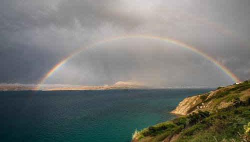 A White Cliffside Studio - Photo 3