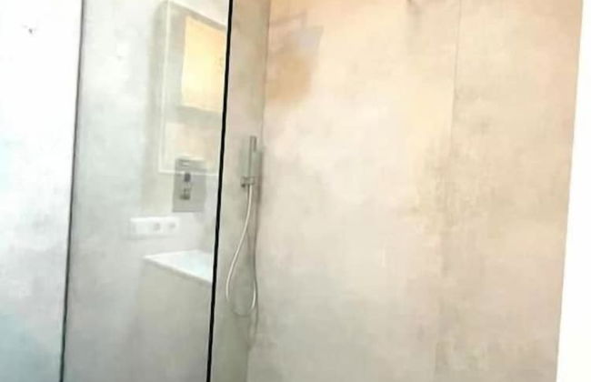 Penthouse 3 Bedrooms- Garden in Center - Photo 16