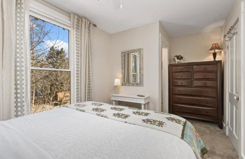 City Park Charm - Vintage Home with Modern Comforts - Foto 51