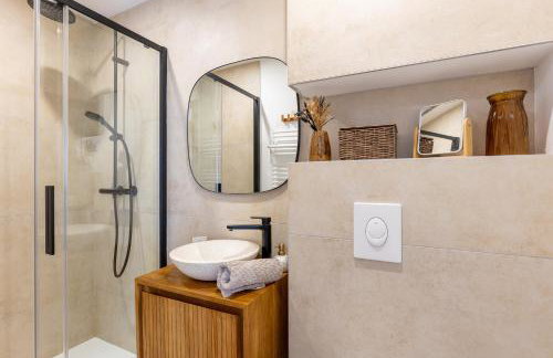 Le Chêne Doré Appartement cosy Jacuzzi Privé accès à pieds centre touristique - Foto 8