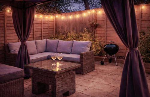 Annexe with Courtyard & Hot Tub Option - Photo 13