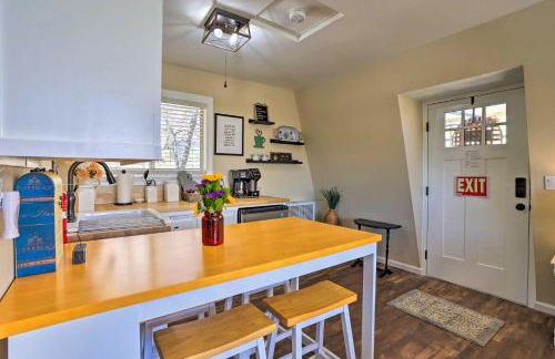 Lake Arrowhead Studio Near Hiking with Hot Tub - Foto 6