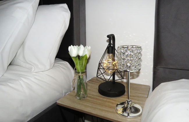 Tudors eSuites Private Garden & Garage - Photo 12