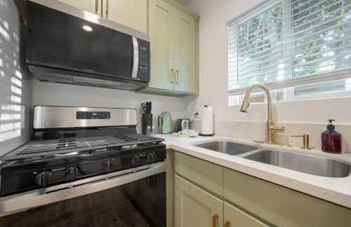 Lake Balboa Hideaway - Photo 27